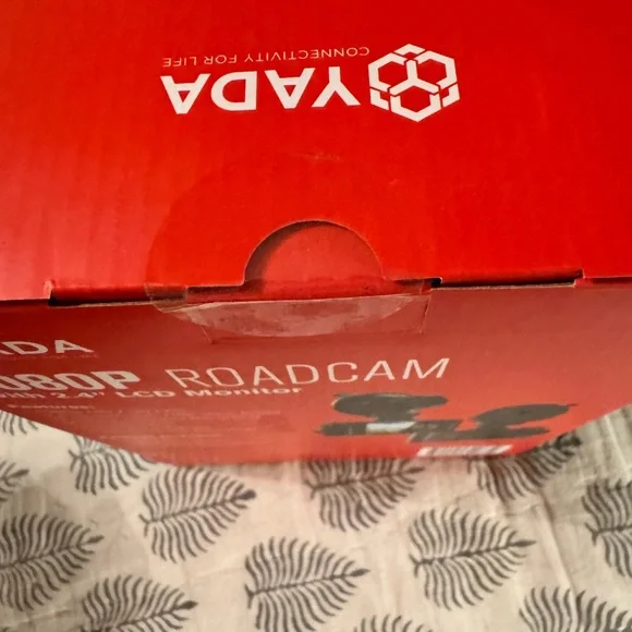 Yada 1080P Roadcam with SanDisk 32GB microSD Card - Picture 3 of 10